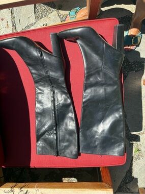 Vince.  Black Leather Knee-High Block Heel Boots